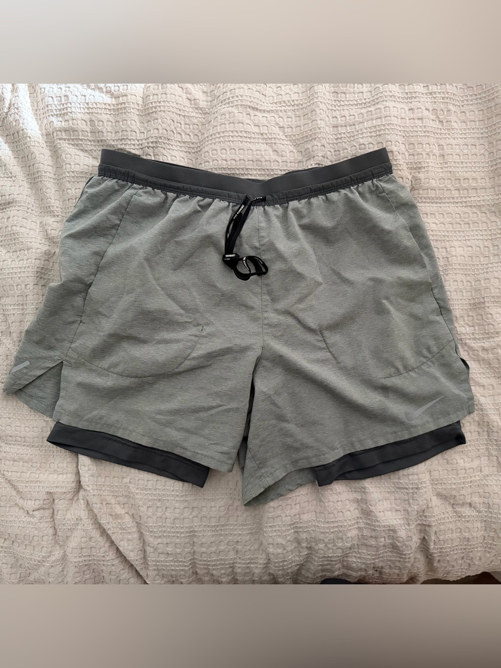 Nike Men’s Medium Running Shorts 4.5” Inseam Gray Lightweight Dri Fit